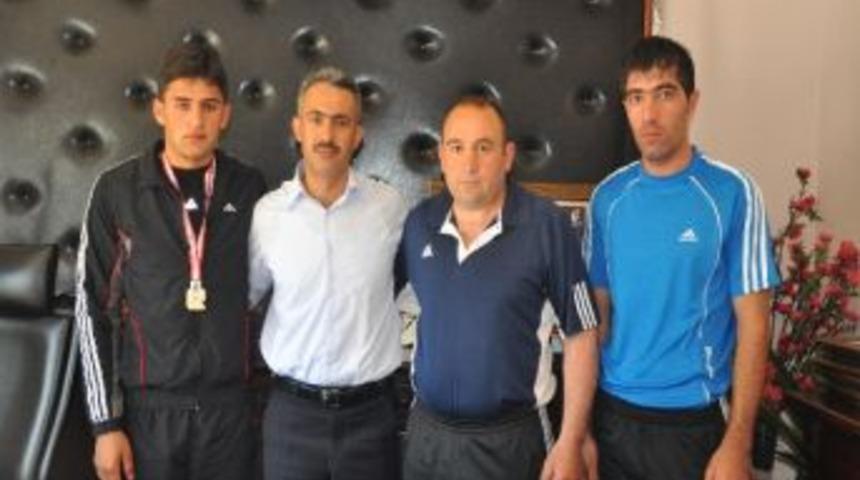 Depremzede Boks&ouml;rden B&uuml;y&uuml;k Başarı