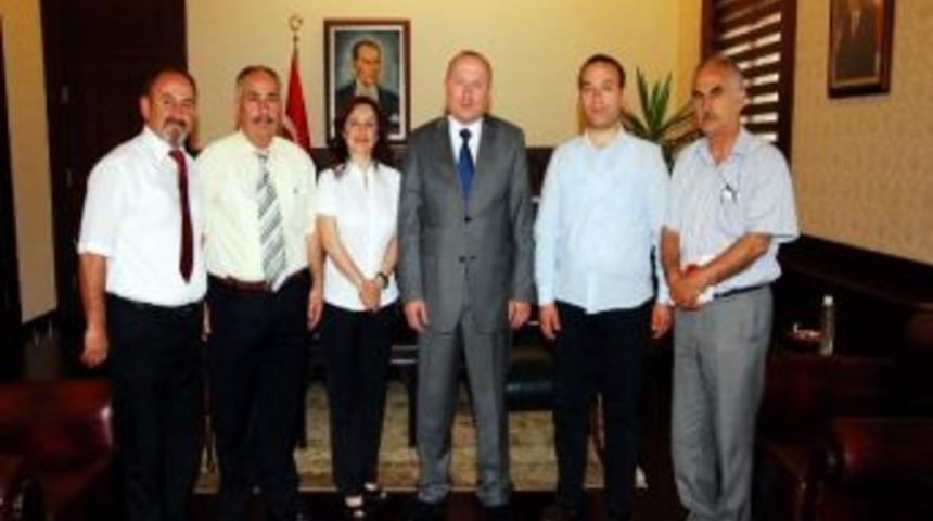 Nasreddin Hoca Derneği Eskişehir Valisi Kadir Koçdemir'i Ziyaret Etti