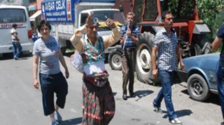 D&uuml;g&uuml;n Davetiyesi Yerine K&ouml;&ccedil;ekli Davet