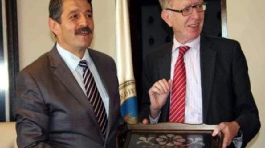 Alman Milletvekili Bartın Belediye Başkanı&rsquo;nı Ziyaret Etti