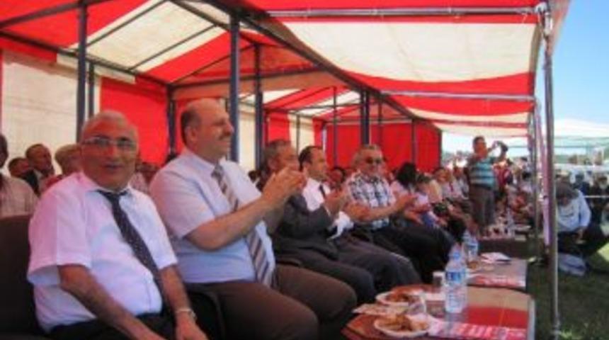 Ak Parti İl Teşkilatı Kırbıscık&rsquo;a &Ccedil;ıkartma Yaptı