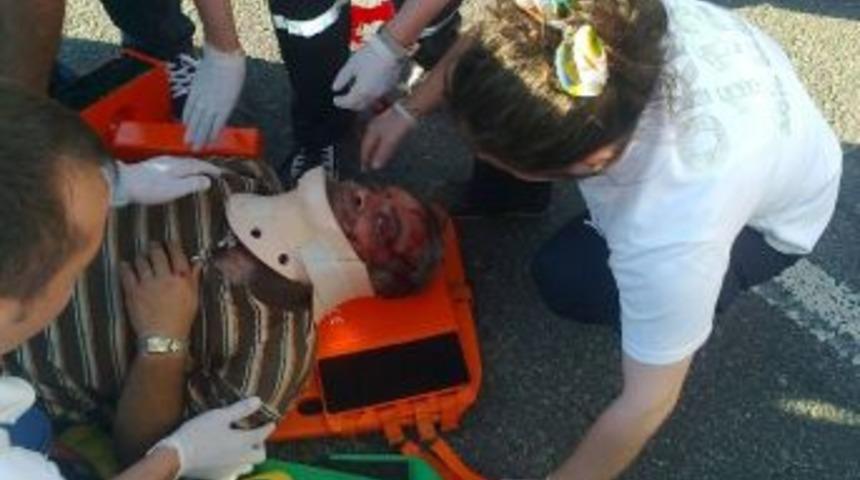 Otomobilin &Ccedil;arptığı İş&ccedil;i Yaralandı