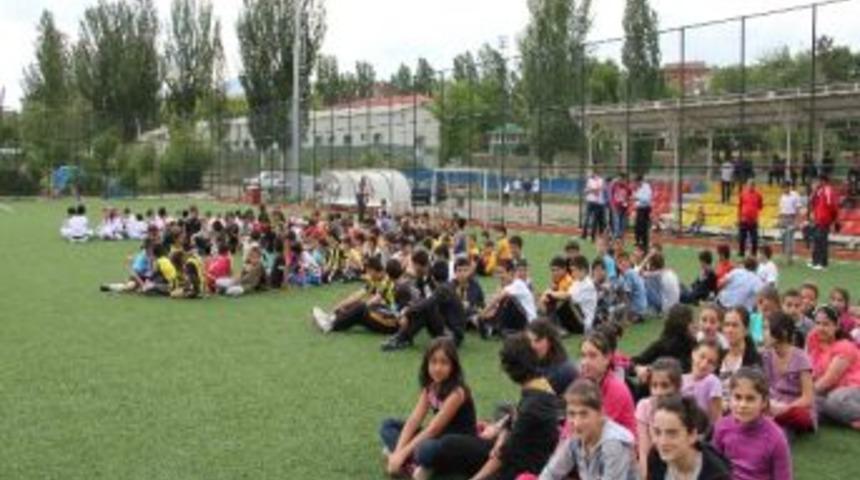 Yaz Spor Okullarına Renkli A&ccedil;ılış