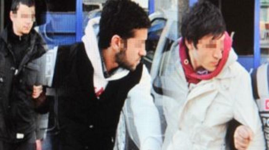 &Uuml;&ccedil; Gasp&ccedil;ı Arkadaşa &lsquo;nitelikli Gasp&rsquo; Su&ccedil;undan 12 Yıl 6 Ay Hapis Cezası