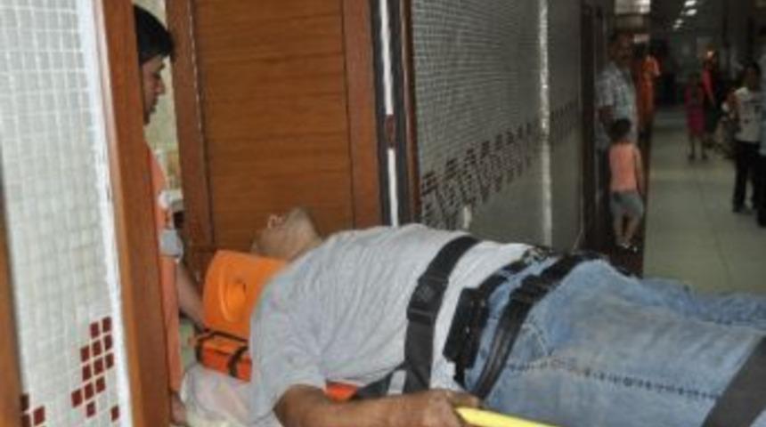 Tamir Ettiği Aracın Arkasında Sıkıştı