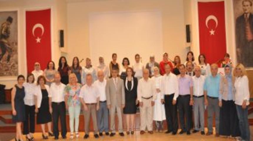 Hizmet G&ouml;n&uuml;ll&uuml;leri Yaşlı Bakım Sertifikalarını Aldı