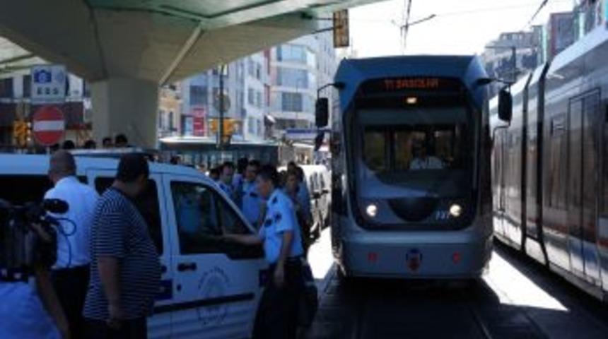 Fatih&rsquo;te Ş&uuml;pheli Şahıs Alarmı