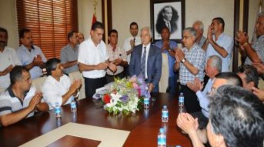 Muhtarlardan Aldırmaz&rsquo;a "babalar G&uuml;n&uuml;" Kutlaması