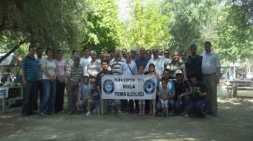 Kula T&uuml;rk-eğitim Sen&rsquo;den Birlik Beraberlik Pikniği