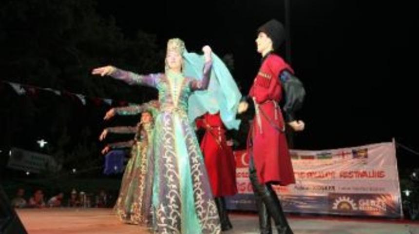 Gebze Folklor Festivaline G&ouml;rkemli A&ccedil;ılış