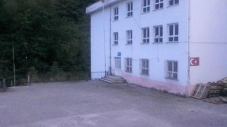 &Ccedil;&uuml;r&uuml;meye Terk Edilen Okullar Hayat Bulacak