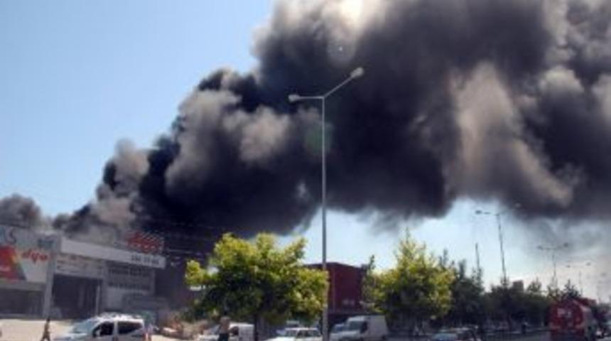 Yapı Malzeme Fabrikasında Yangın