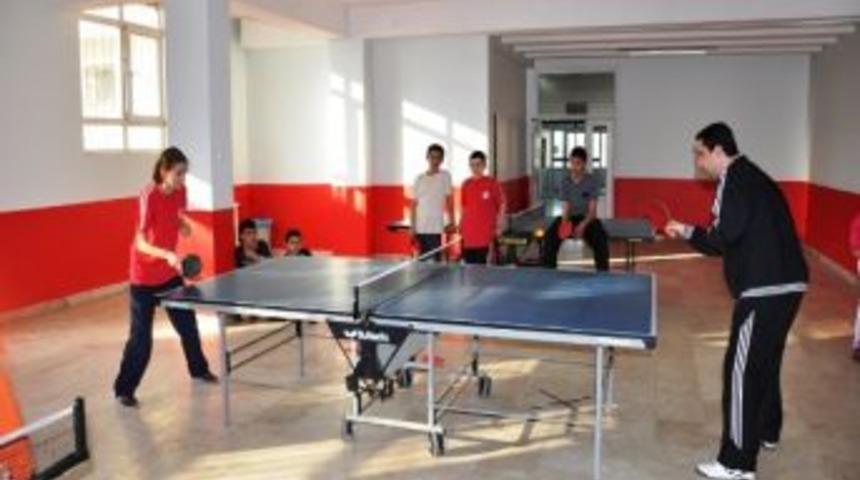 Babalar Masa Tenisine