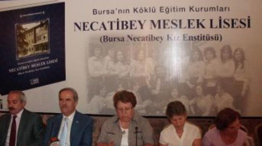 Necatibey Meslek Lisesi'nin Eski Mezunları Hatıralarını Kitapta Topladı