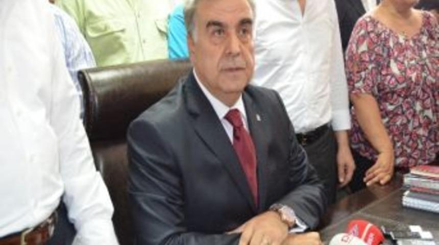İzmir Ak Parti İl Başkanı Akay Tekrar Koltuğuna Oturdu