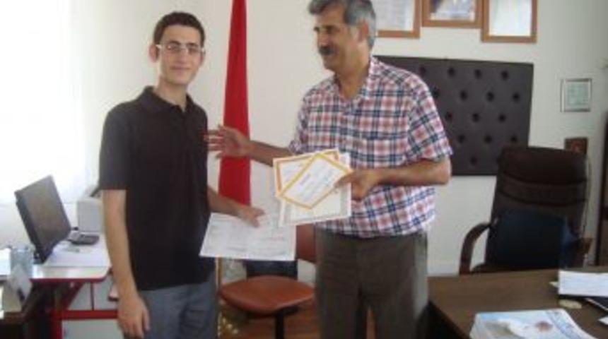 Devlet Okulunun Birincisine Deniz Tatili Hediye Edildi