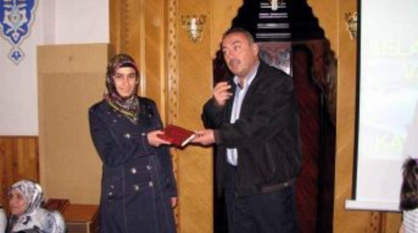 Kursiyerler Başarı Belgelerini Aldı