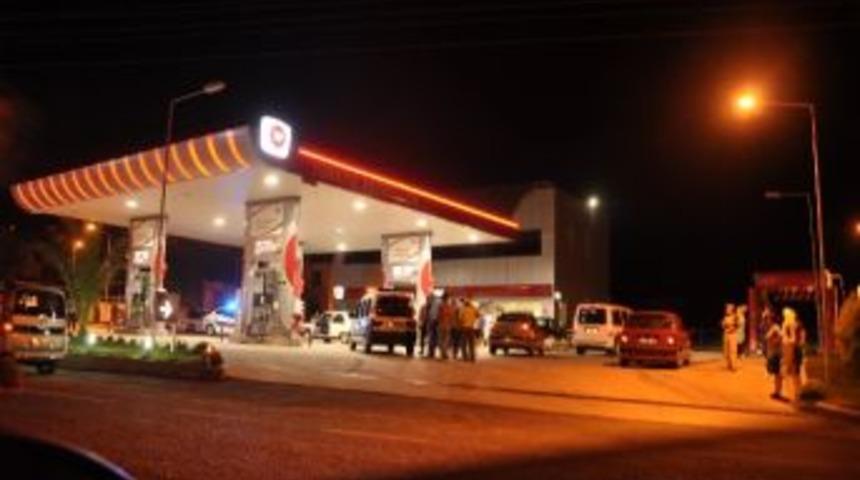 Akaryakıt İstasyonunda T&uuml;fekli Kavga