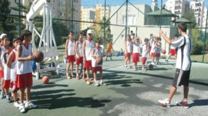 Muratpaşa Belediyesi 6 Branşta Yaz Spor Okulu A&ccedil;ıyor