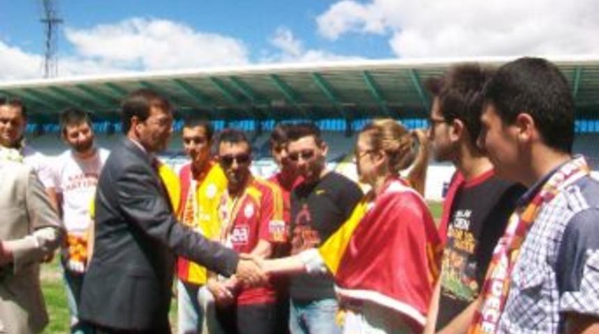 Cemal G&uuml;rsel&rsquo;den Dostluk Mesajı