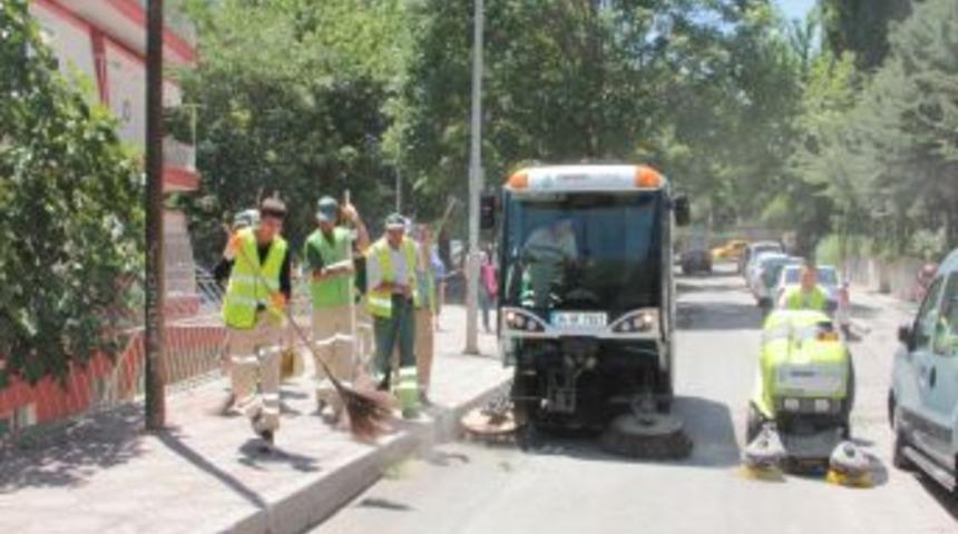 &Ccedil;ankaya'da Temizlik Seferberliği S&uuml;r&uuml;yor
