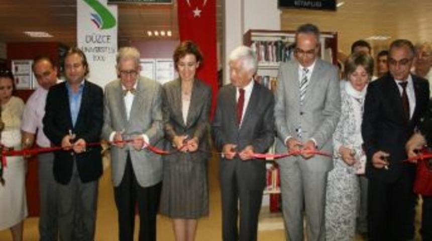 Gazetecilerden D&uuml;zce &Uuml;niversitesi K&uuml;t&uuml;phanesine Bağış