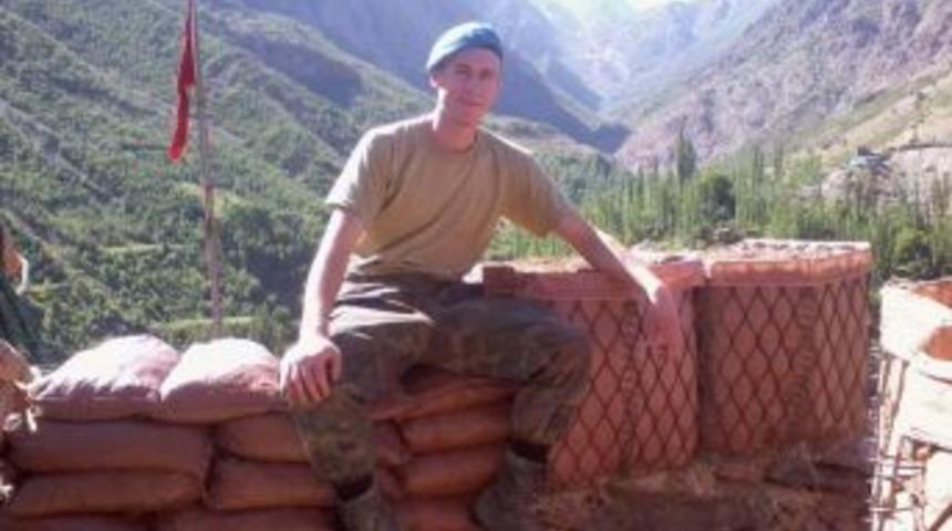 Şehit Er T&uuml;rkmen'in İzmir'deki Ailesinin Evine Ateş D&uuml;şt&uuml;