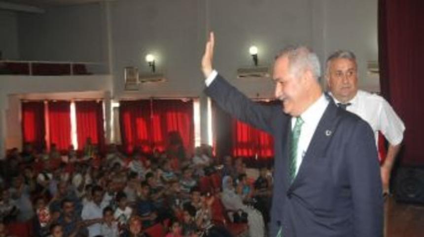 Yaz Spor Okuluna Katılanlara Malzeme Dağıtıldı