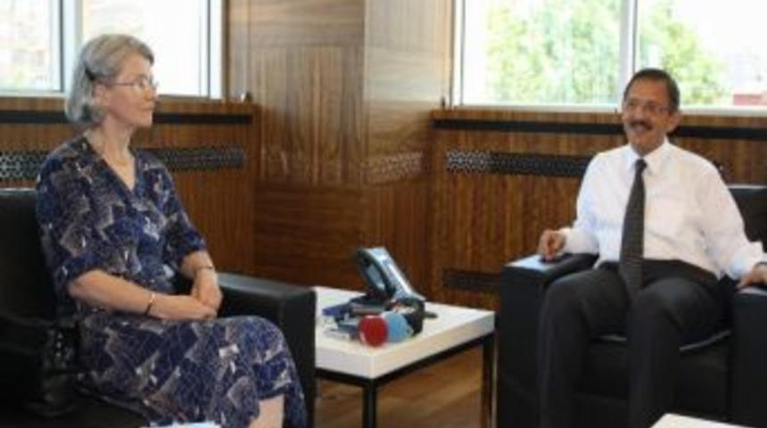 Finlandiya B&uuml;y&uuml;kel&ccedil;isi &Ouml;zhaseki&rsquo;yi Ziyaret Etti