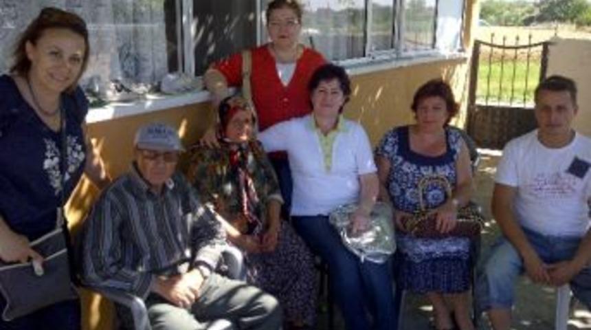 Chp Kadın Kolları&rsquo;ndan Babalar G&uuml;n&uuml; Ziyareti