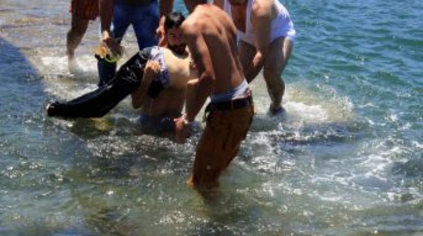 Denizde Kaybolan &Ccedil;ocuk, 15 Dakika Sonra Sudan &Ccedil;ıkarıldı