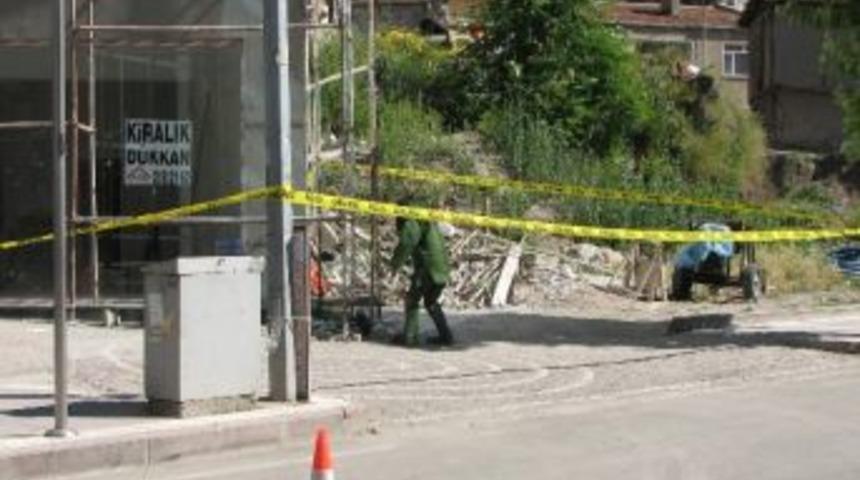 Ş&uuml;pheli &Ccedil;antadan Kaset &Ccedil;ıktı