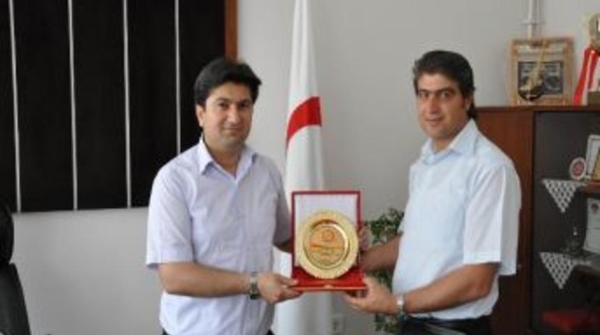 Koçsoy’dan Başhekime Teşekkür Plaketi