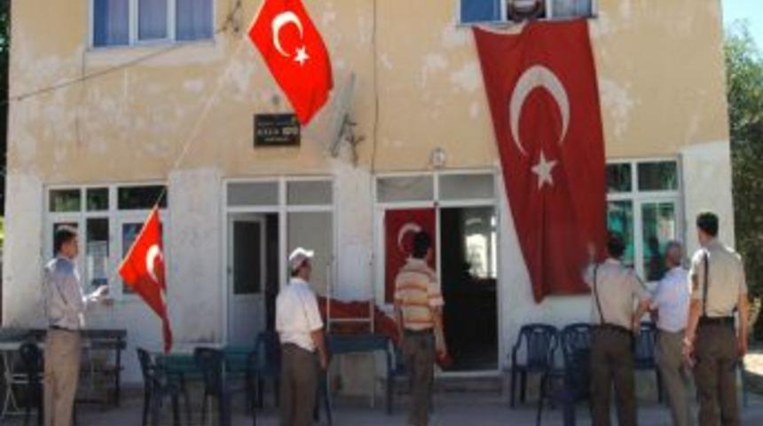 Şehit Er T&uuml;rkmen'in Cenazesi Gediz'deki K&ouml;y&uuml;nde Toprağa Verilecek