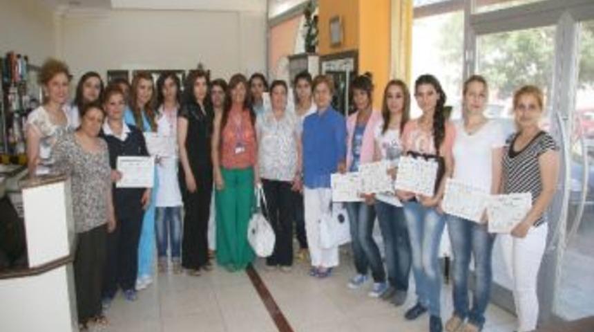 Gen&ccedil; Estetiysenler Mezun Oldu