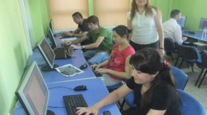 K&uuml;tahya'da F Klavye Kursu