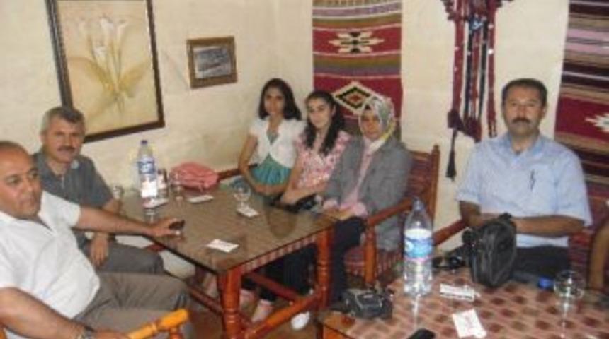 Keg-der, Okul Birincisi Lise Son Sınıf &Ouml;ğrencilerini Sınav &Ouml;ncesi Yemekte Buluşturdu