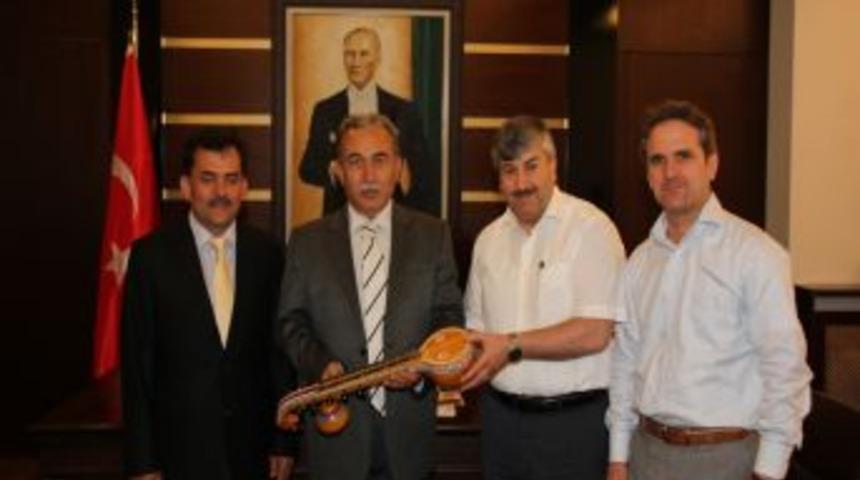 Vali B&uuml;y&uuml;k: T&uuml;rk&ccedil;e Olimpiyatları T&uuml;rkiye'nin Ortak Değeri Oldu