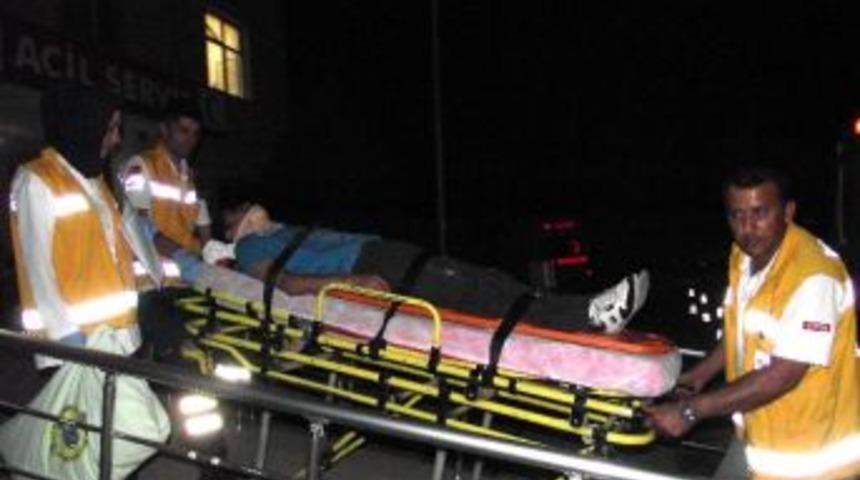 Tekeri Patlayan Otomobil Takla Attı: 2 Yaralı