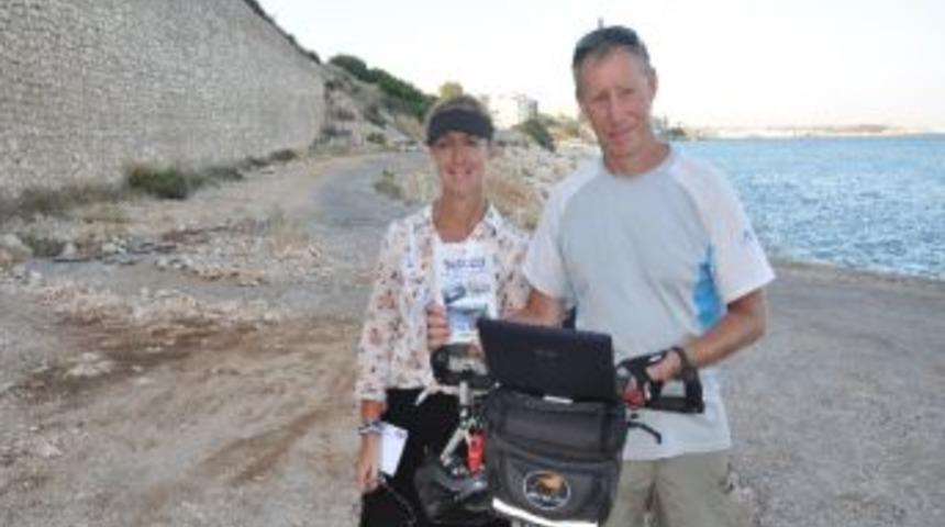 Yeni Zelandalı &Ccedil;ift Bisikletle D&uuml;nya Turuna &Ccedil;ıktı