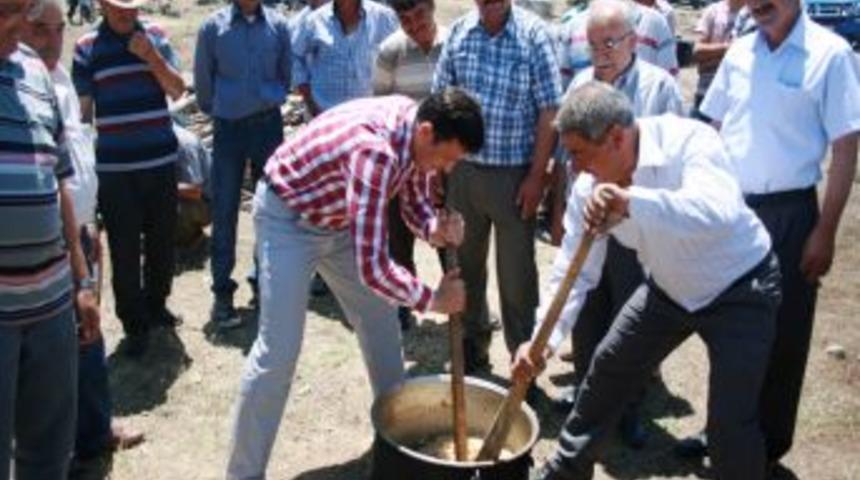 AK Parti İzmir Milletvekili Dağ Keşkek Kardı