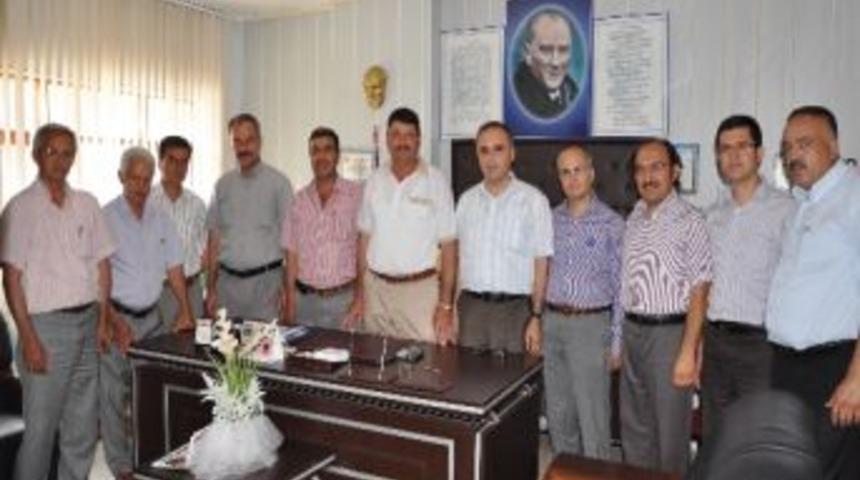 Doktorlar Ve Muhtarlar Sağlık İçin El Ele