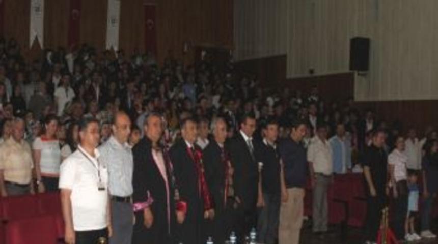 Fırat &Uuml;niversitesi Sosyal Bilimler Myo&rsquo;da Mezuniyet Sevinci