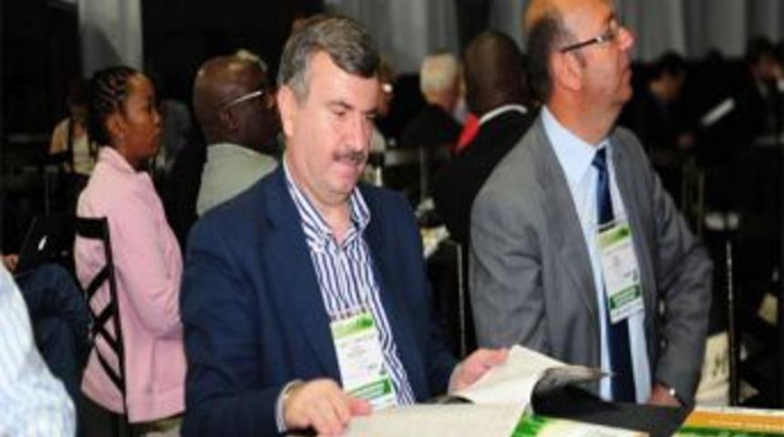 Aky&uuml;rek, D&uuml;nyaya Mevlana'nın &Ouml;ğ&uuml;tleriyle Barış &Ccedil;ağrısı Yaptı