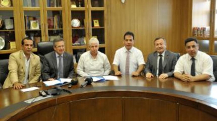 Erol Azgın Ve Bünyamin Gezer Kahramanmaraş Belediye Için Kolları Sıvadı