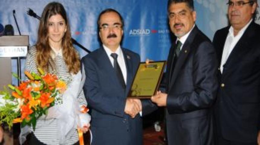 ADSİAD Rekortmen &Uuml;yelerini &Ouml;d&uuml;llendirdi