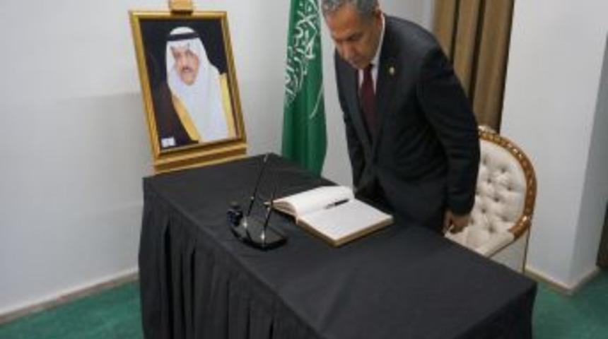 Arın&ccedil;, Suudi Arabistan B&uuml;y&uuml;kel&ccedil;iliği'ne Taziye Ziyaretinde Bulundu