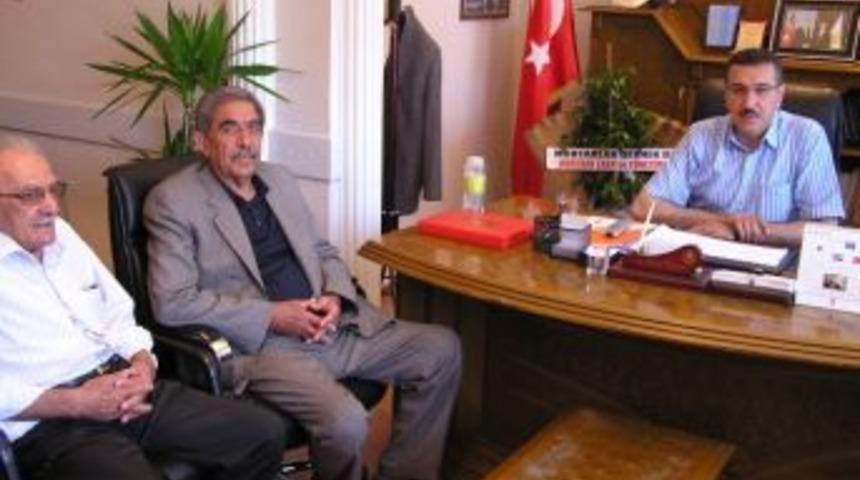 Muhtarlar Derneği Y&ouml;netimi, Ak Parti&rsquo;yi Ziyaret Etti