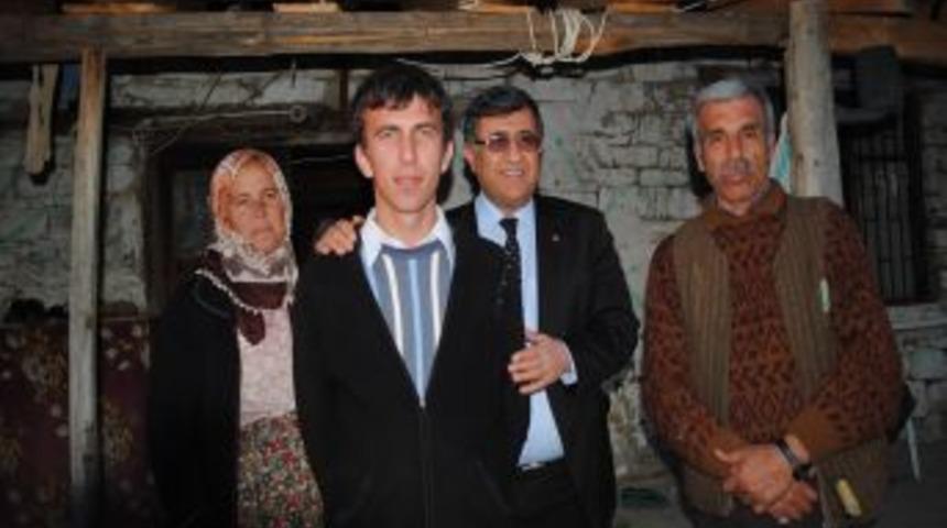 İşitme Engelliler, Terc&uuml;man Sayesinde Doktora Rahatsızlığını Anlatabiliyor