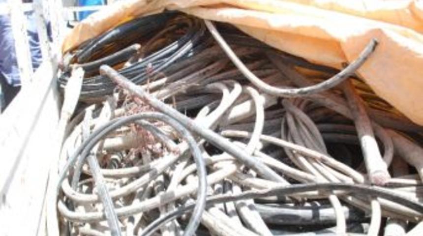 Telekom Kablosu Hırsızları Yakalandı